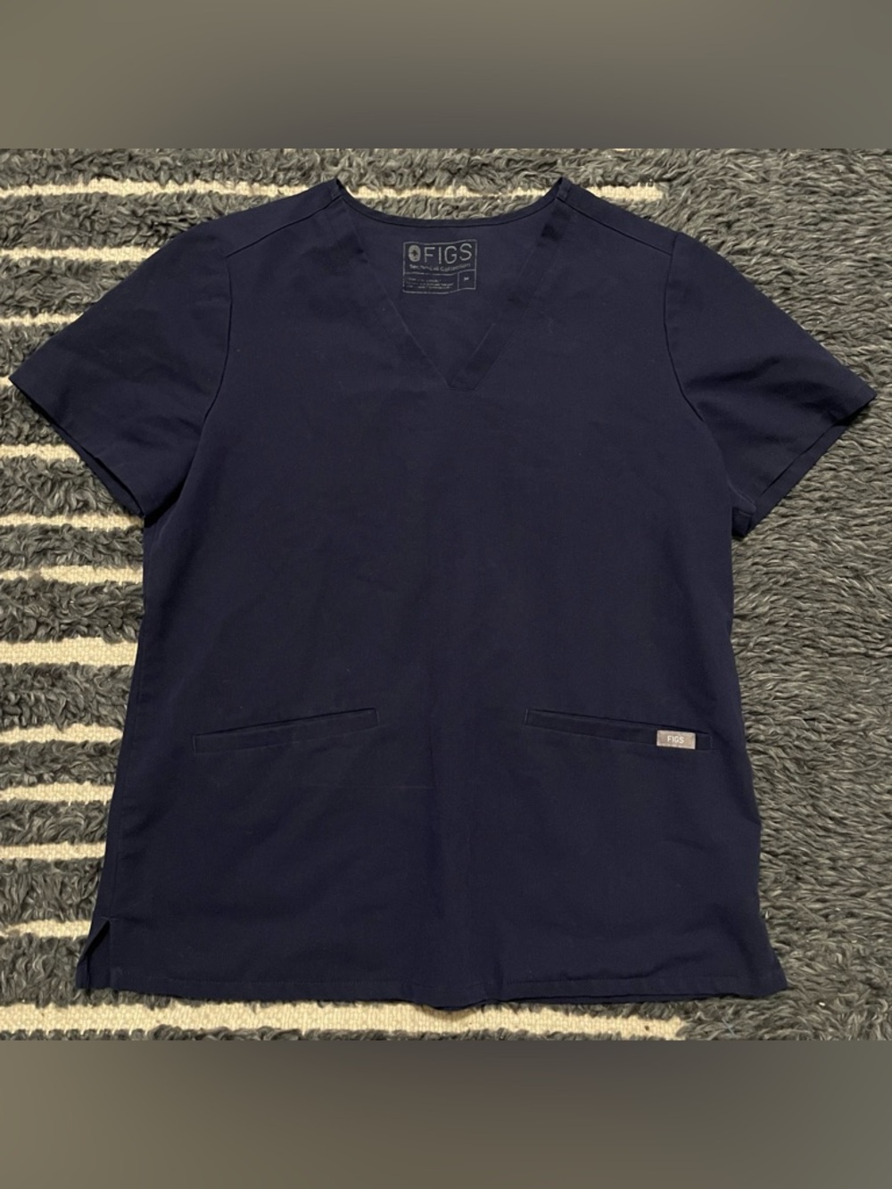 FIGS Technical Collection Navy Blue Scrub Top Size Medium V-Neck Nurse